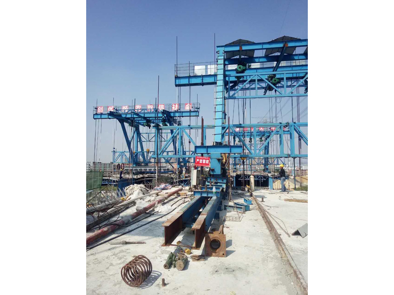 導軌式液壓升降平臺